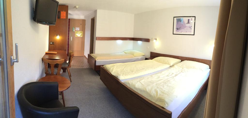 Hotel Zum See Grachen Phòng bức ảnh
