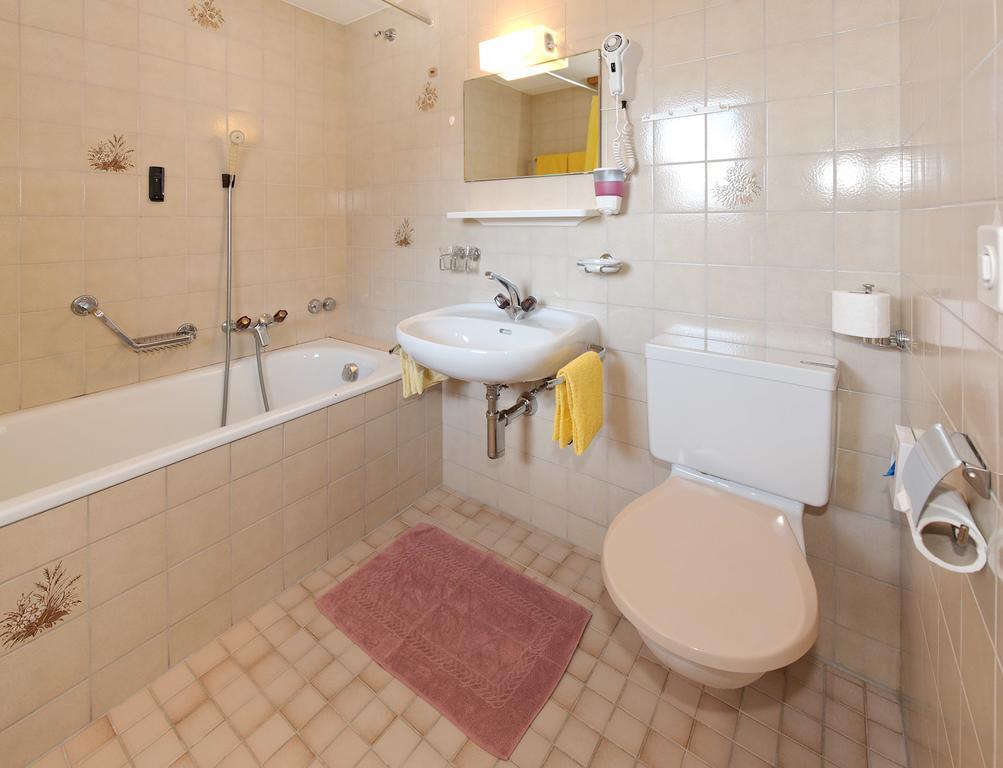 Hotel Zum See Grachen Phòng bức ảnh