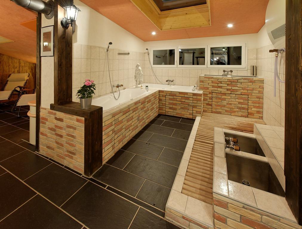 Hotel Zum See Grachen Ngoại thất bức ảnh